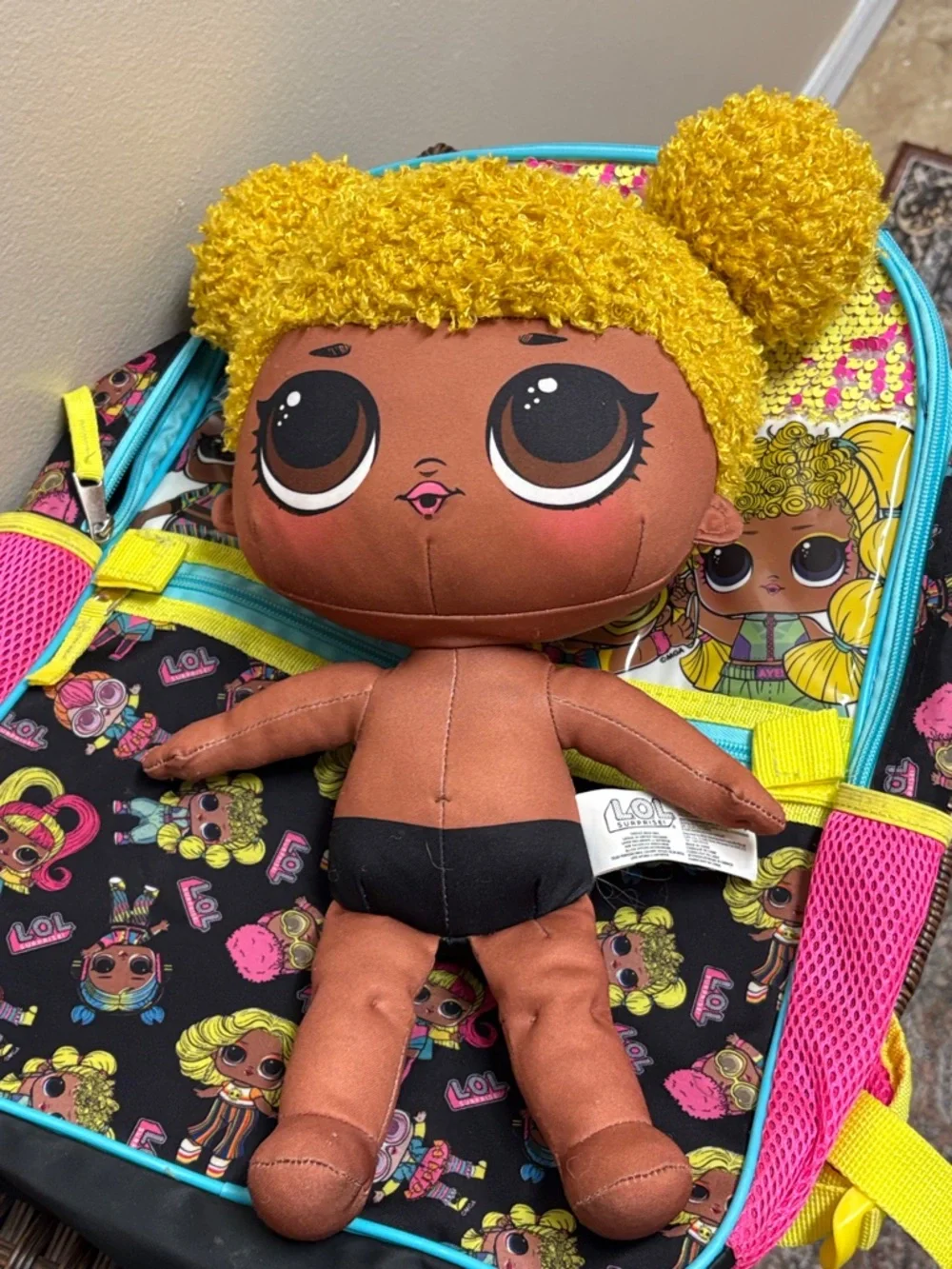 /LOL Surprise! Set: Backpack and Plush Doll Queen Bee No Clothing